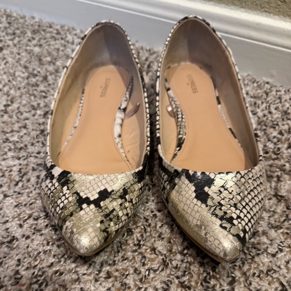 Express Snakeskin Patterned Pointed Toe Women's F… - image 4